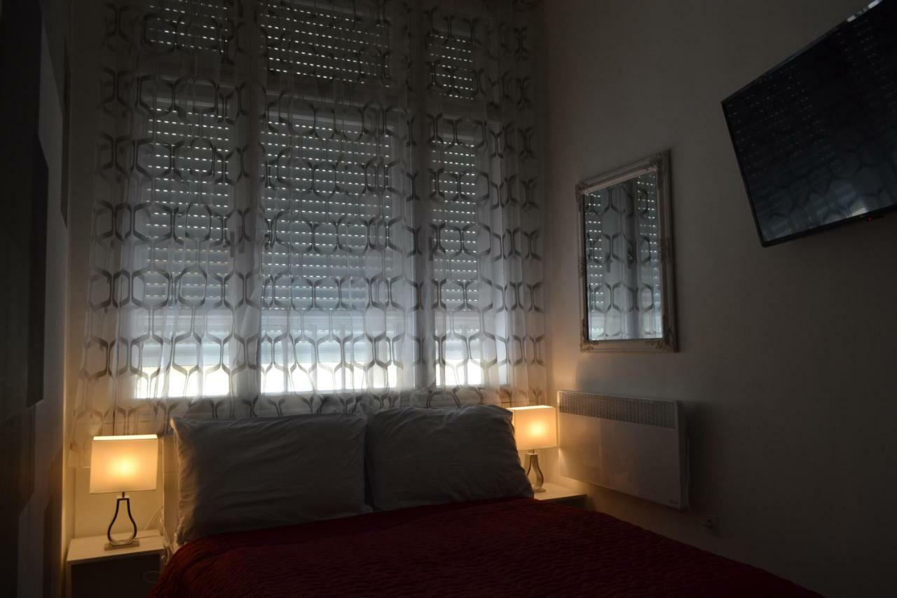 City Corso Apartman Budapest Esterno foto