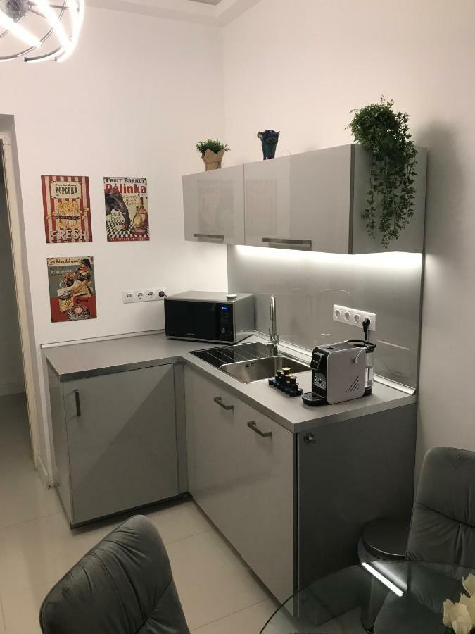 City Corso Apartman Budapest Esterno foto
