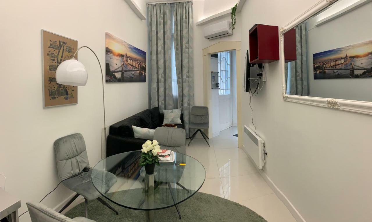 City Corso Apartman Budapest Esterno foto