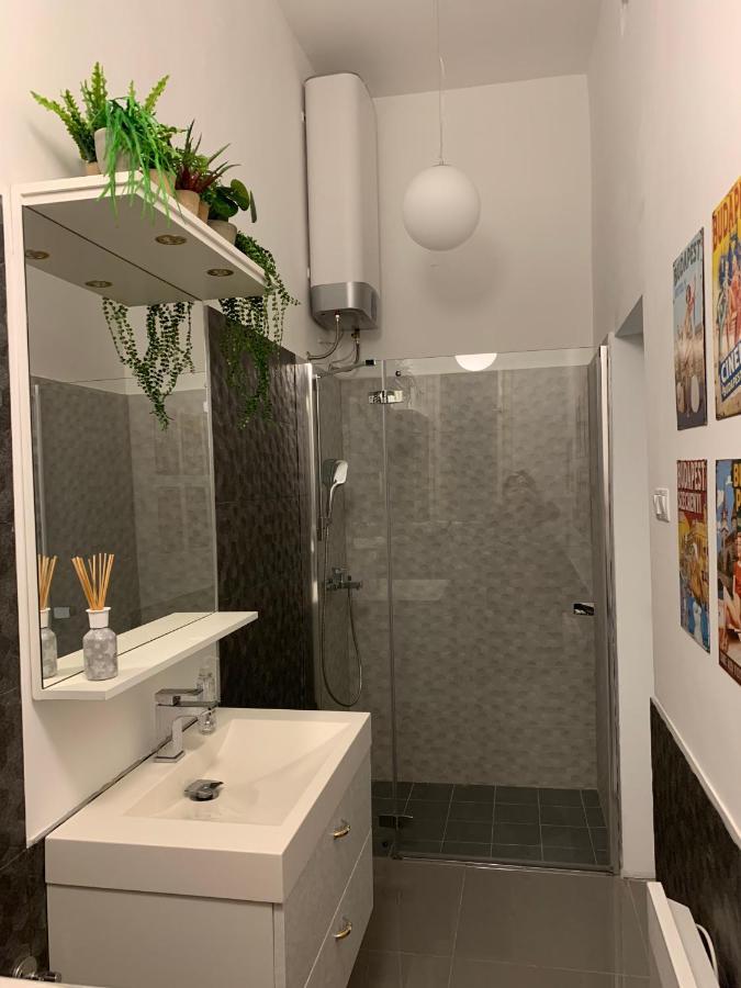 City Corso Apartman Budapest Esterno foto